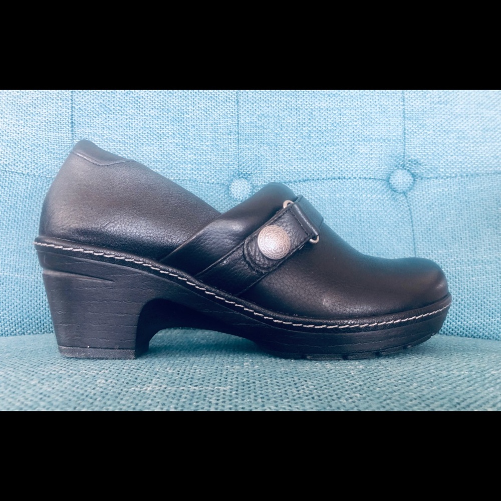 Soffit comfy shoes